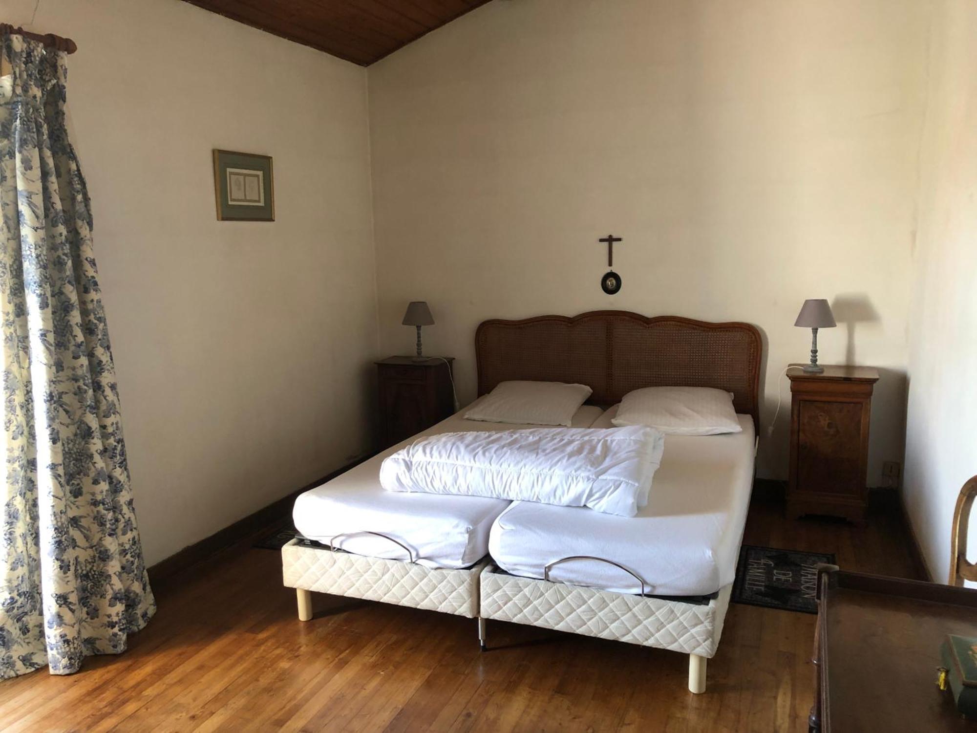 La Vieille Cure, Spa, Wifi A 20 Min Des Plages La Jonchere Exterior photo
